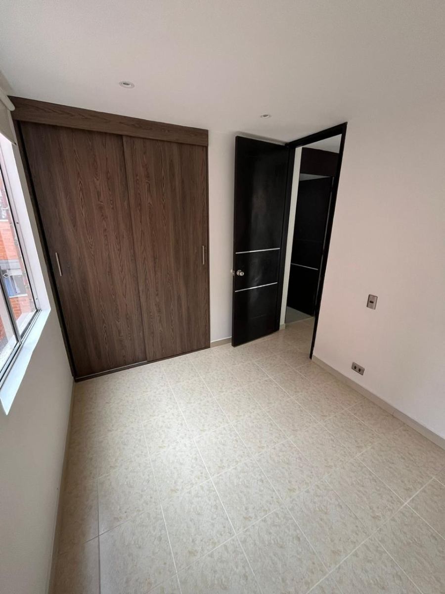 Cl. 42 # 96-25, Comuna 17, Cali, Valle del Cauca, Colombia 4